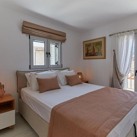 Euphoria House Vila Poros Town Exterior foto